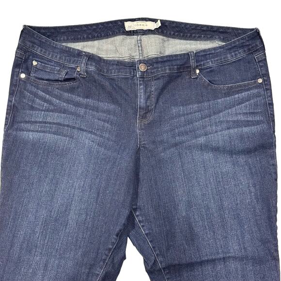 Torrid Women’s jeans Size 22R Dark Blue Rinse Manufacturer Feathering - Picture 2 of 13